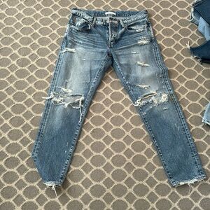 Dark wash, Skinny jeans, Barely worn, Not stretchy, High rise